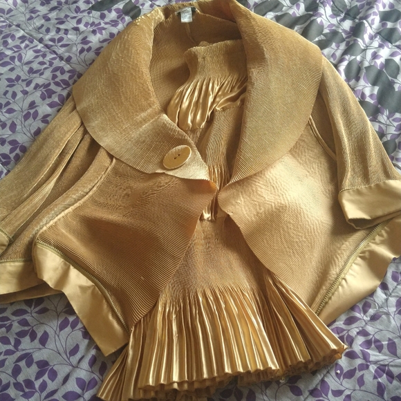 Two piece formal outfit - Picture 2 of 2